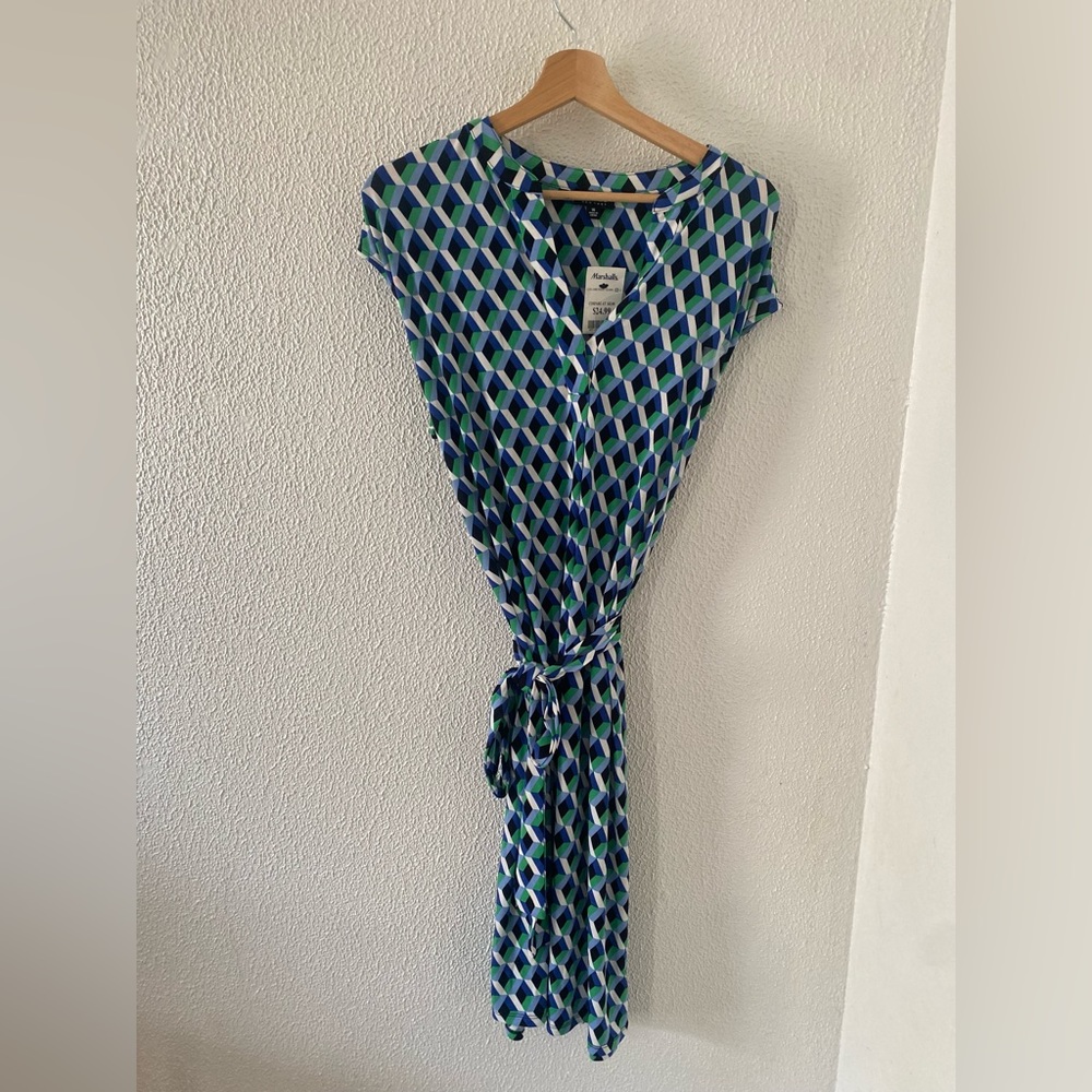 Sleeveless casual dress